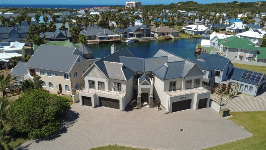 5 Bedroom Property for Sale in Marina Martinique Eastern Cape